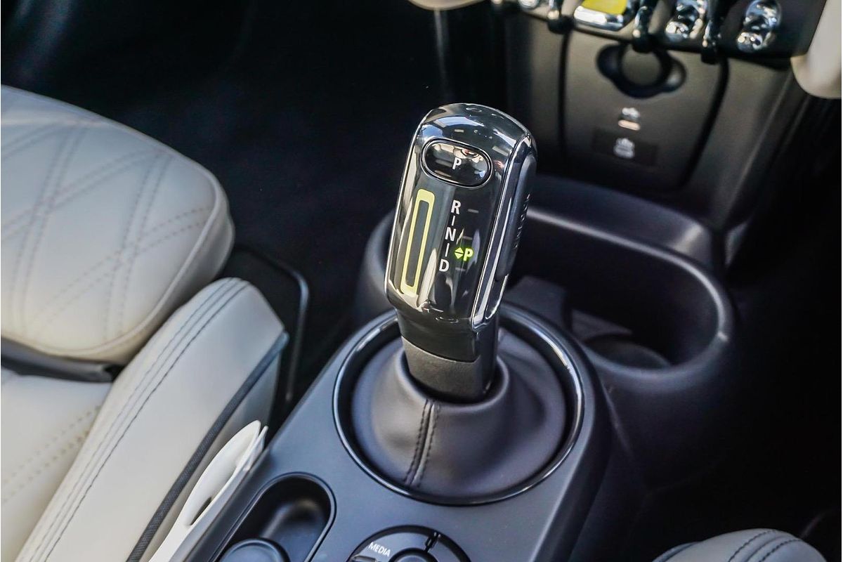 2022 MINI Hatch Cooper SE Classic F56 LCI-2