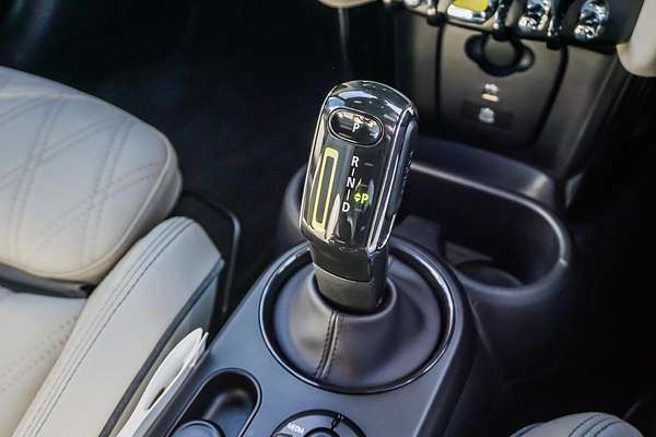 2022 MINI Hatch Cooper SE Classic F56 LCI-2