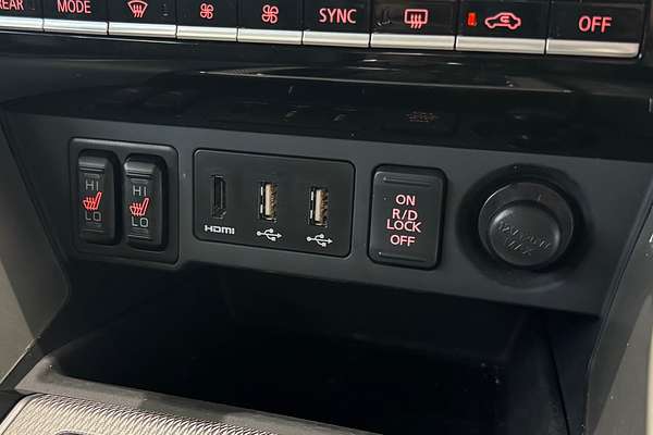2023 Mitsubishi Pajero Sport GSR QF