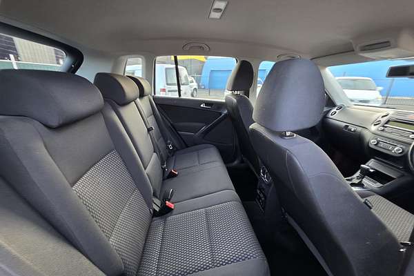 2010 Volkswagen Tiguan 103TDI 5N