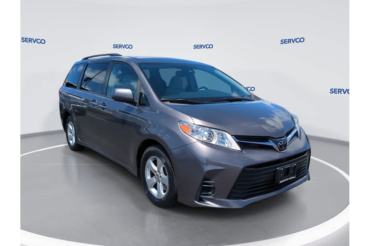 2019 Toyota SIENNA LE