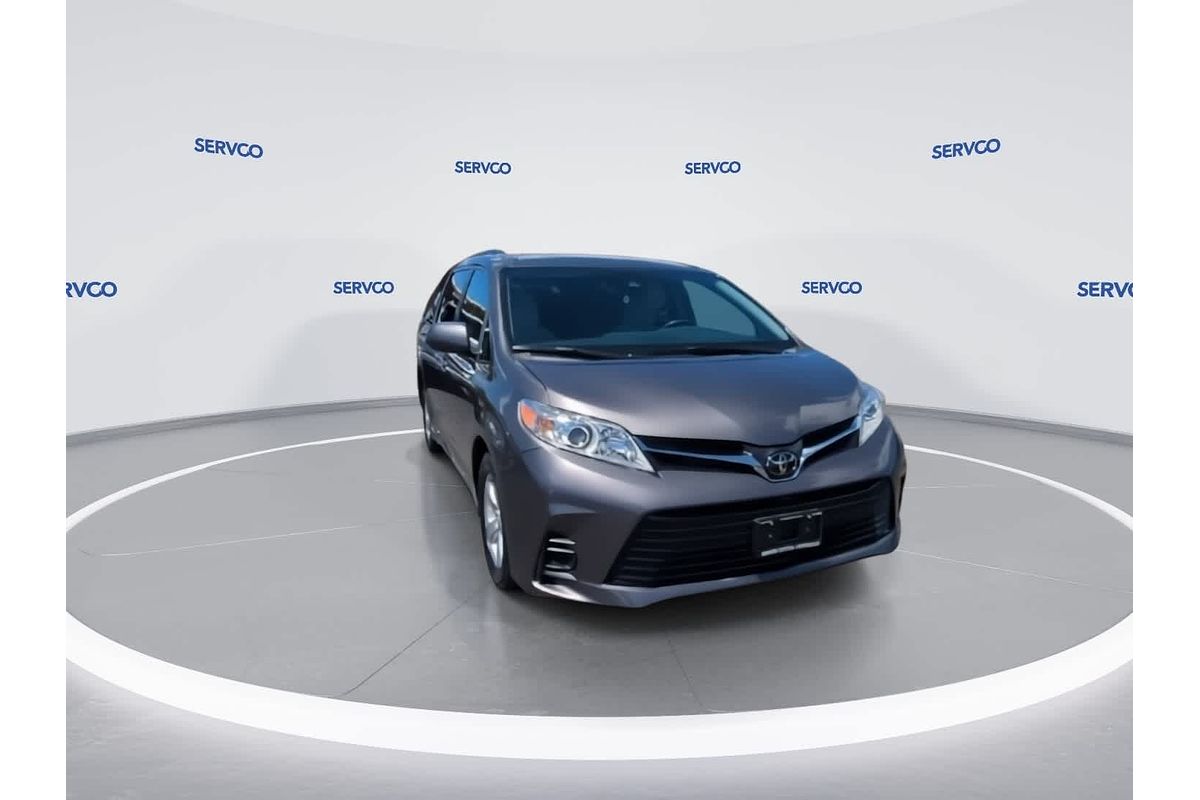 2019 Toyota SIENNA LE