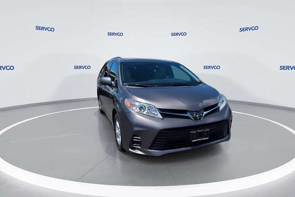 2019 Toyota SIENNA LE