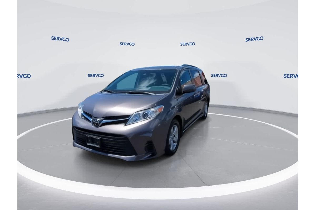 2019 Toyota SIENNA LE