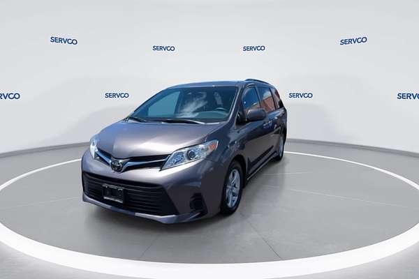 2019 Toyota SIENNA LE