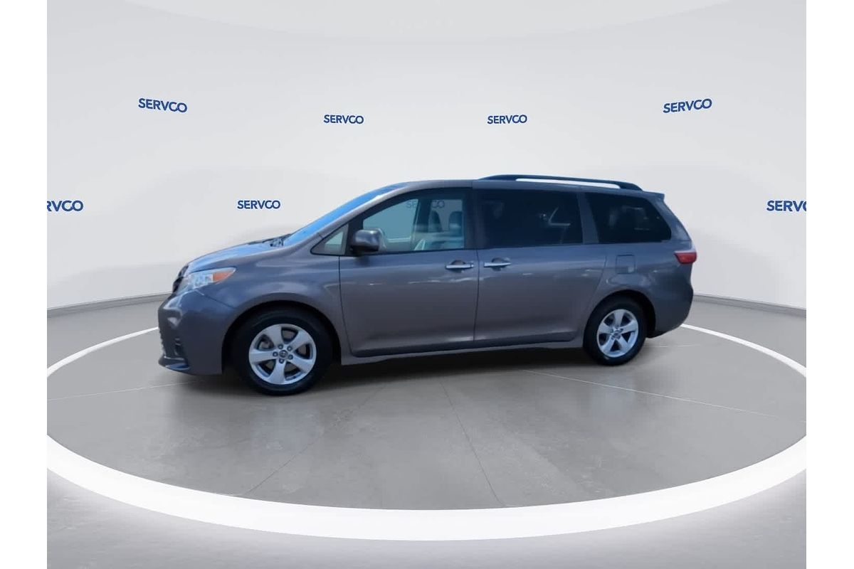 2019 Toyota SIENNA LE