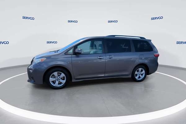 2019 Toyota SIENNA LE
