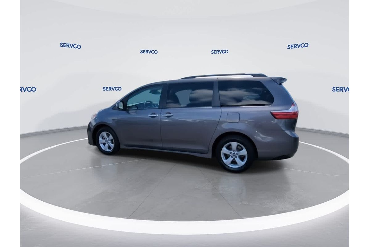 2019 Toyota SIENNA LE