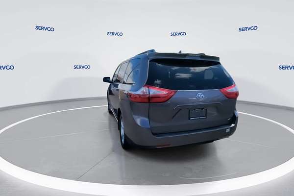 2019 Toyota SIENNA LE