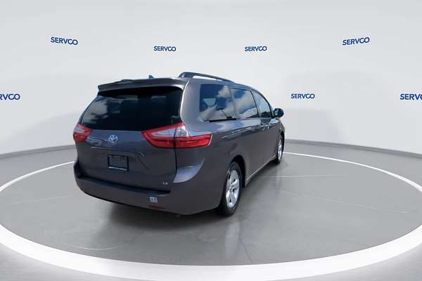 2019 Toyota SIENNA LE