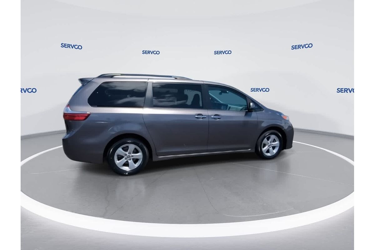 2019 Toyota SIENNA LE