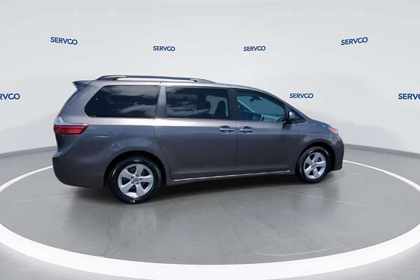2019 Toyota SIENNA LE