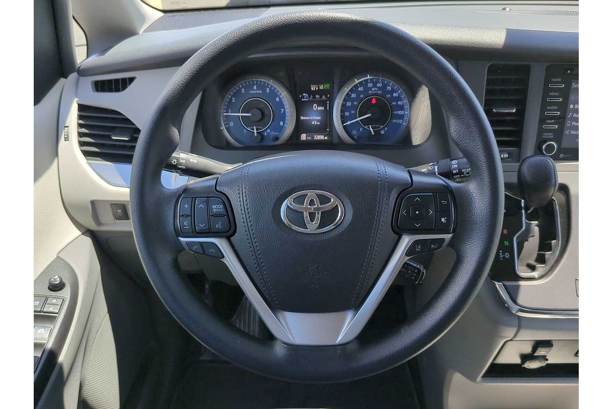 2019 Toyota SIENNA LE