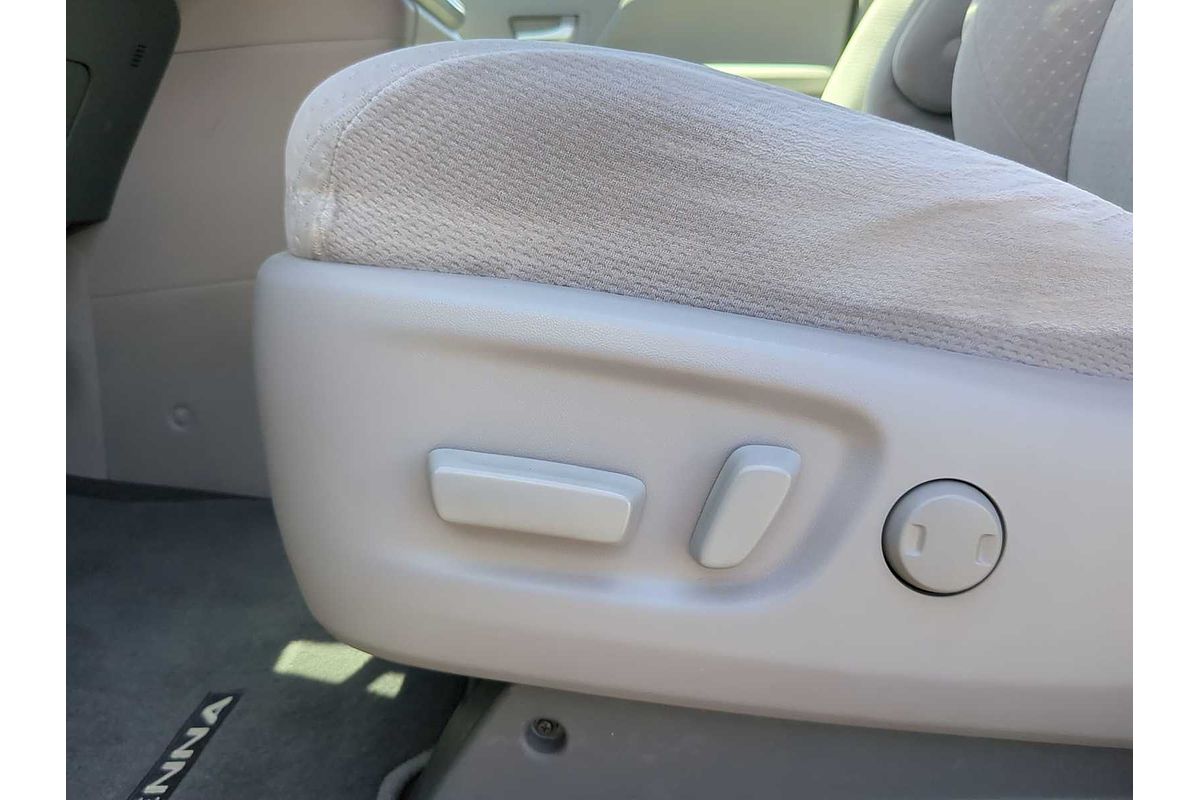 2019 Toyota SIENNA LE