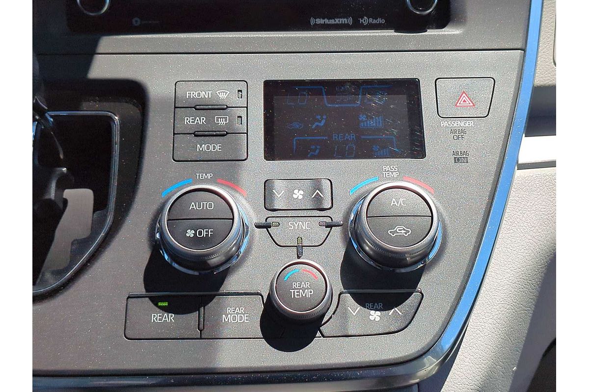 2019 Toyota SIENNA LE