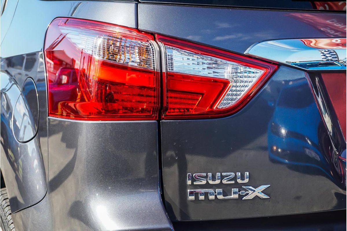 2018 Isuzu MU-X LS-T