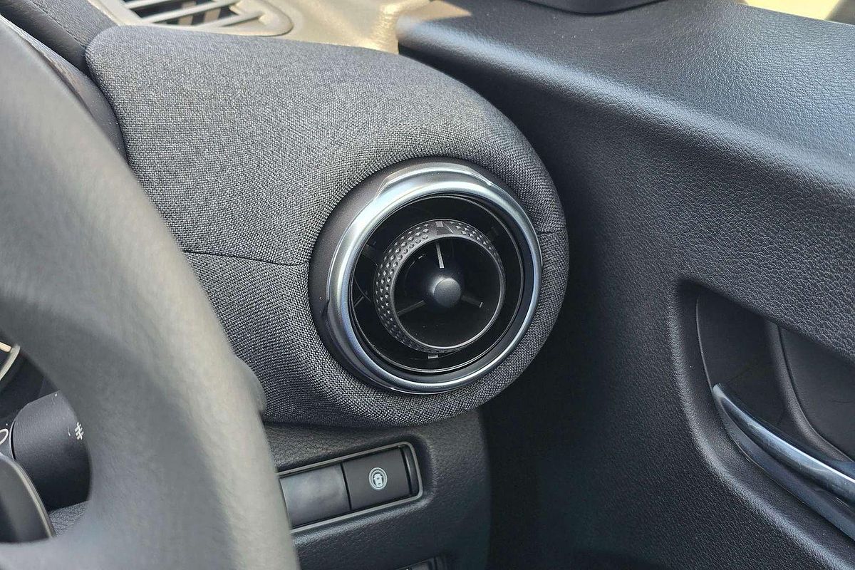 2024 Nissan JUKE ST+ F16