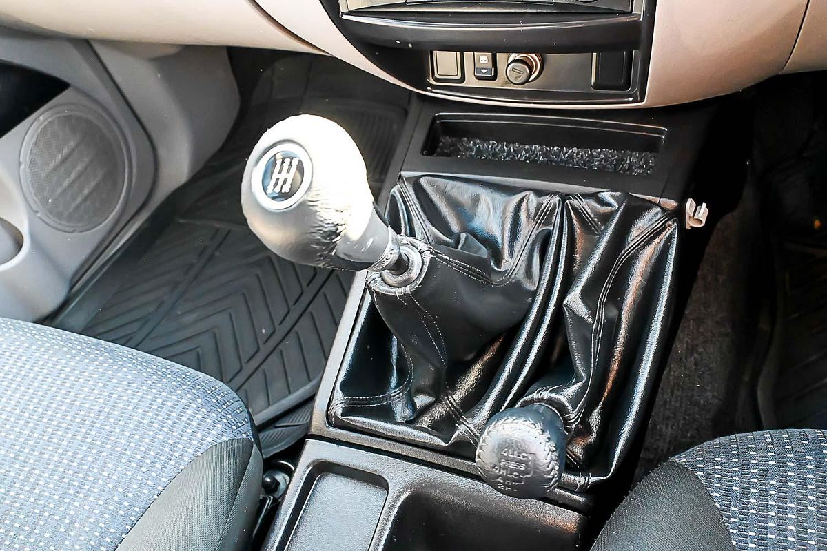 2013 Mitsubishi Triton GLX-R MN 4X4