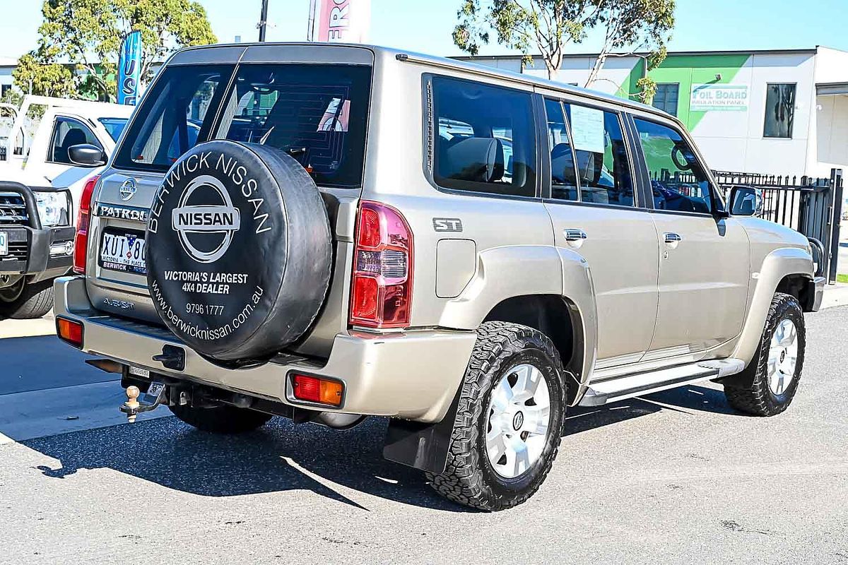 2010 Nissan Patrol ST GU 7
