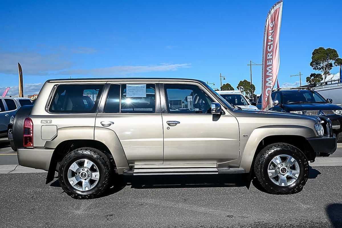 2010 Nissan Patrol ST GU 7