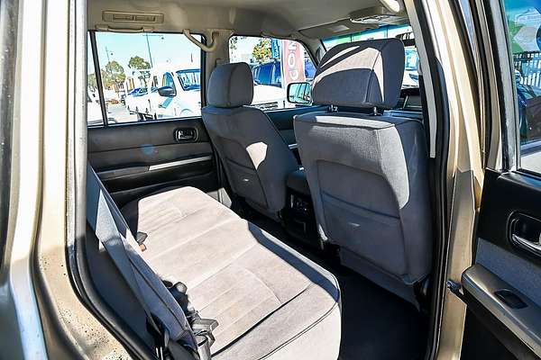 2010 Nissan Patrol ST GU 7