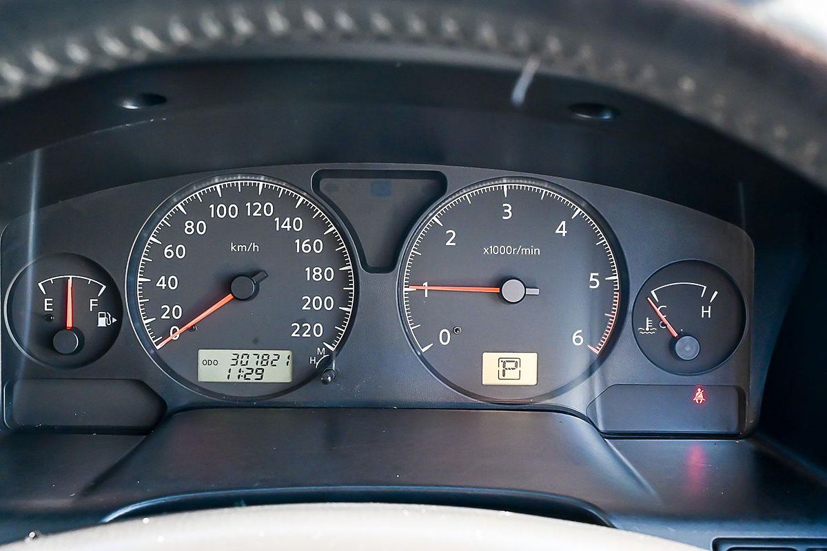 2010 Nissan Patrol ST GU 7