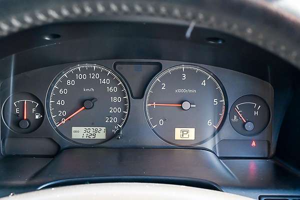 2010 Nissan Patrol ST GU 7