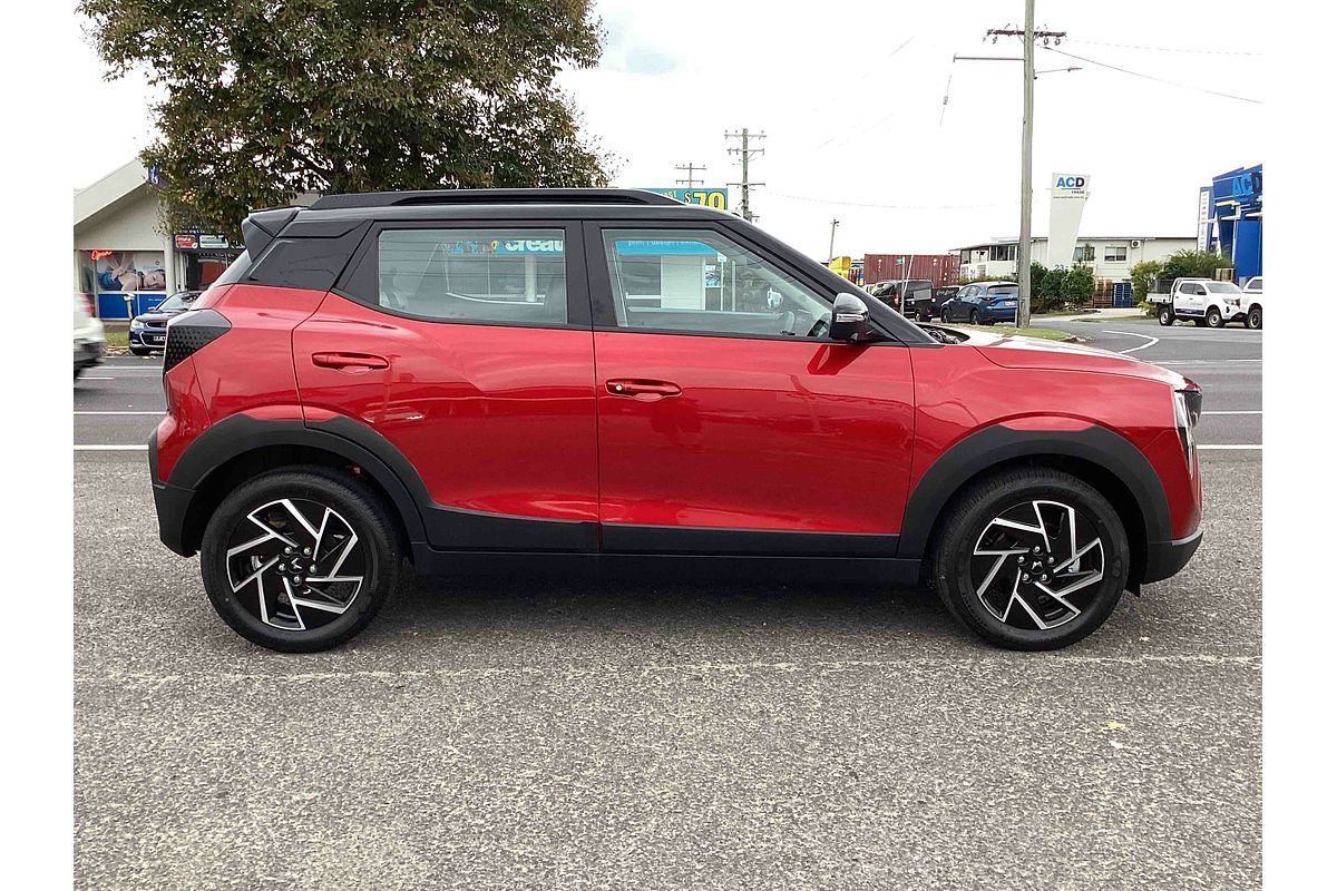 2025 Mahindra XUV3XO AX7L
