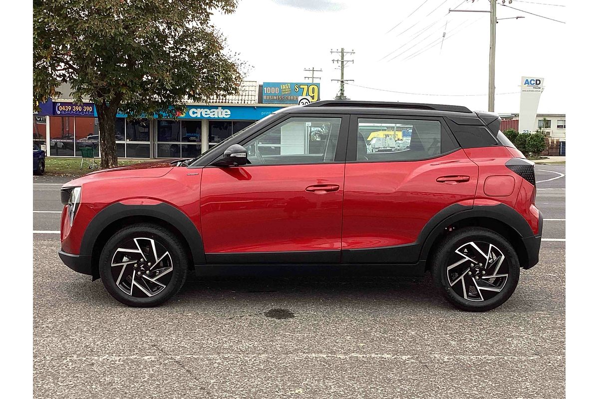 2025 Mahindra XUV3XO AX7L