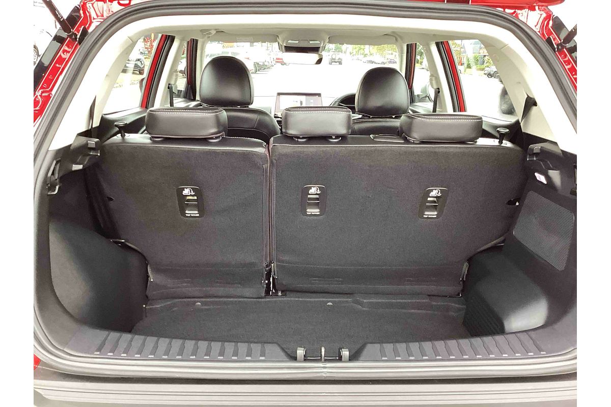 2025 Mahindra XUV3XO AX7L