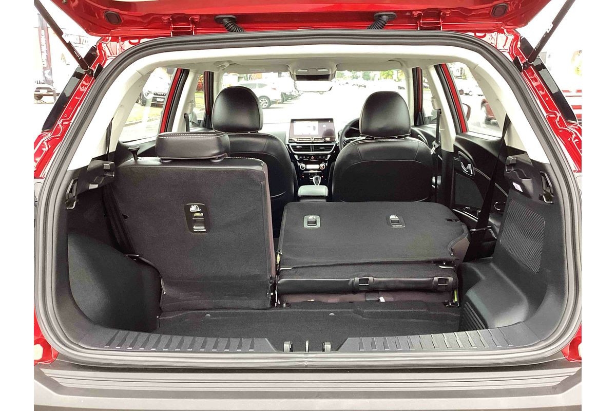 2025 Mahindra XUV3XO AX7L