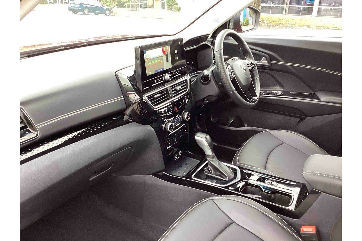 2025 Mahindra XUV3XO AX7L