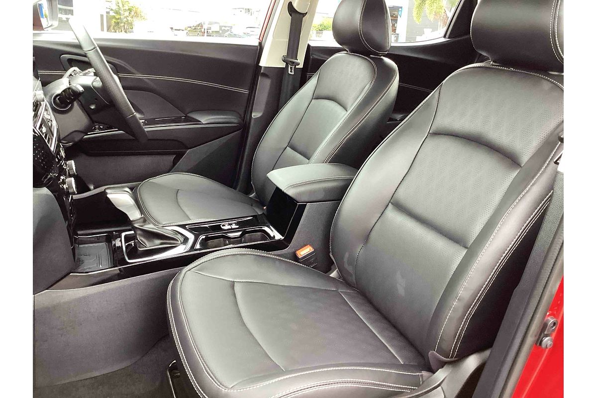 2025 Mahindra XUV3XO AX7L