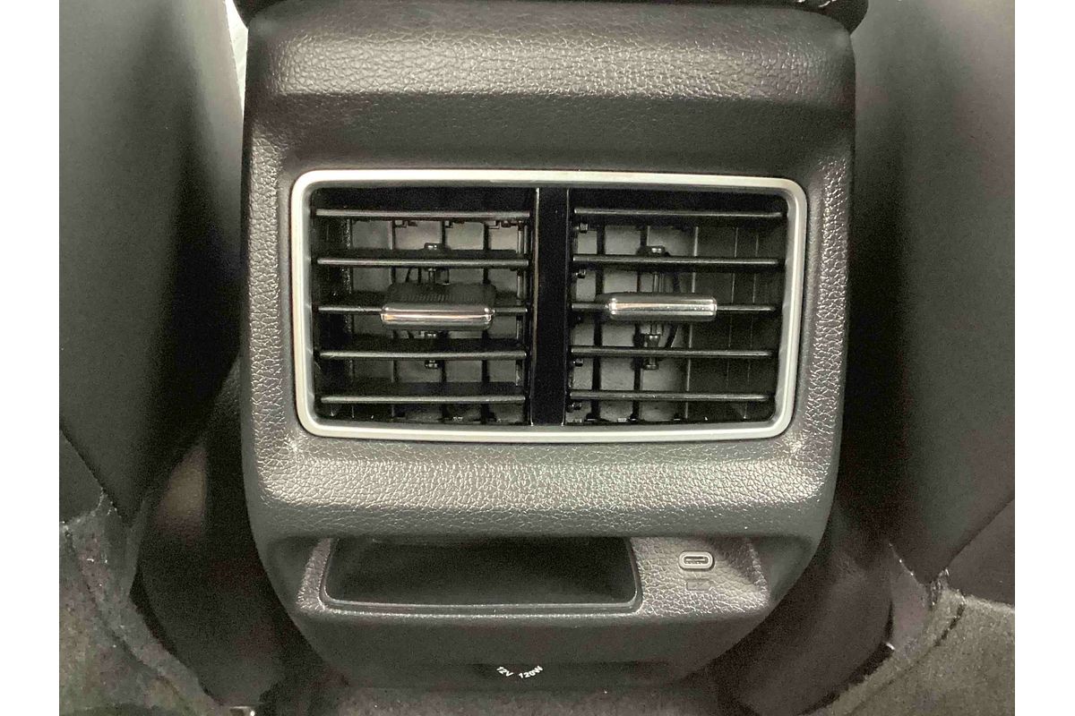 2025 Mahindra XUV3XO AX7L
