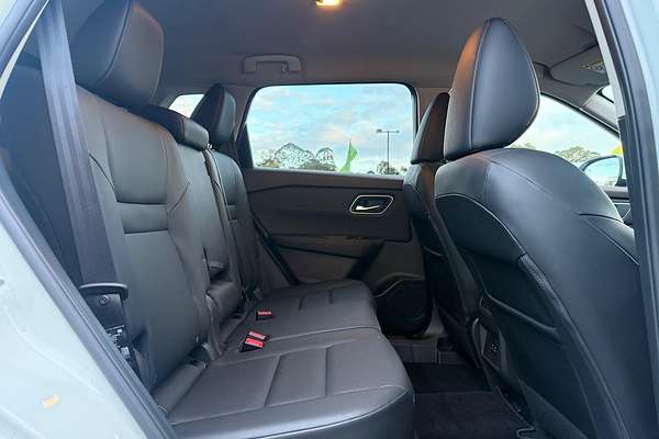 2024 Nissan X-TRAIL ST-L T33