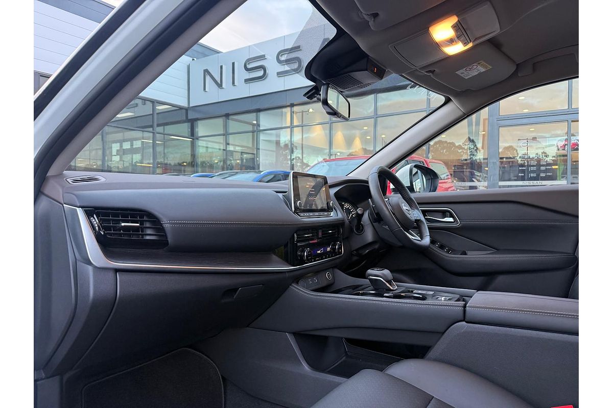 2024 Nissan X-TRAIL ST-L T33