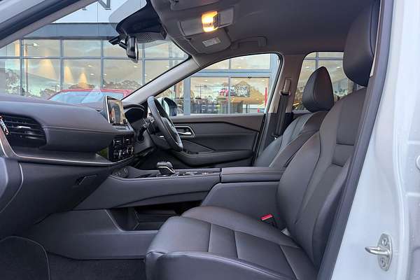 2024 Nissan X-TRAIL ST-L T33