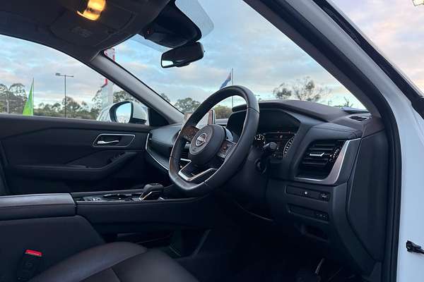 2024 Nissan X-TRAIL ST-L T33