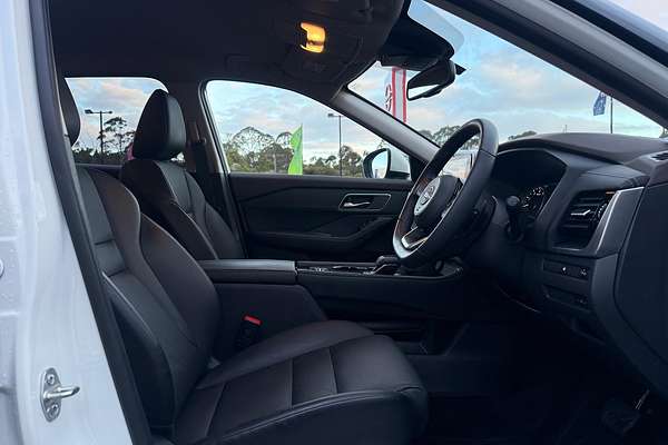 2024 Nissan X-TRAIL ST-L T33