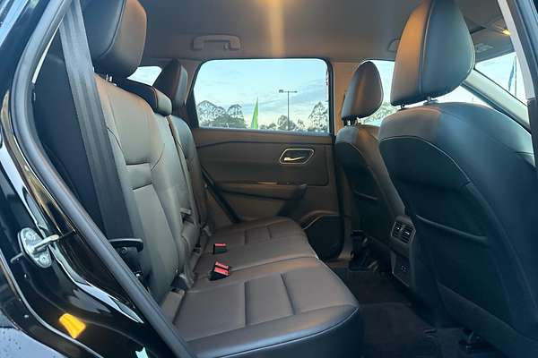 2024 Nissan X-TRAIL ST-L T33