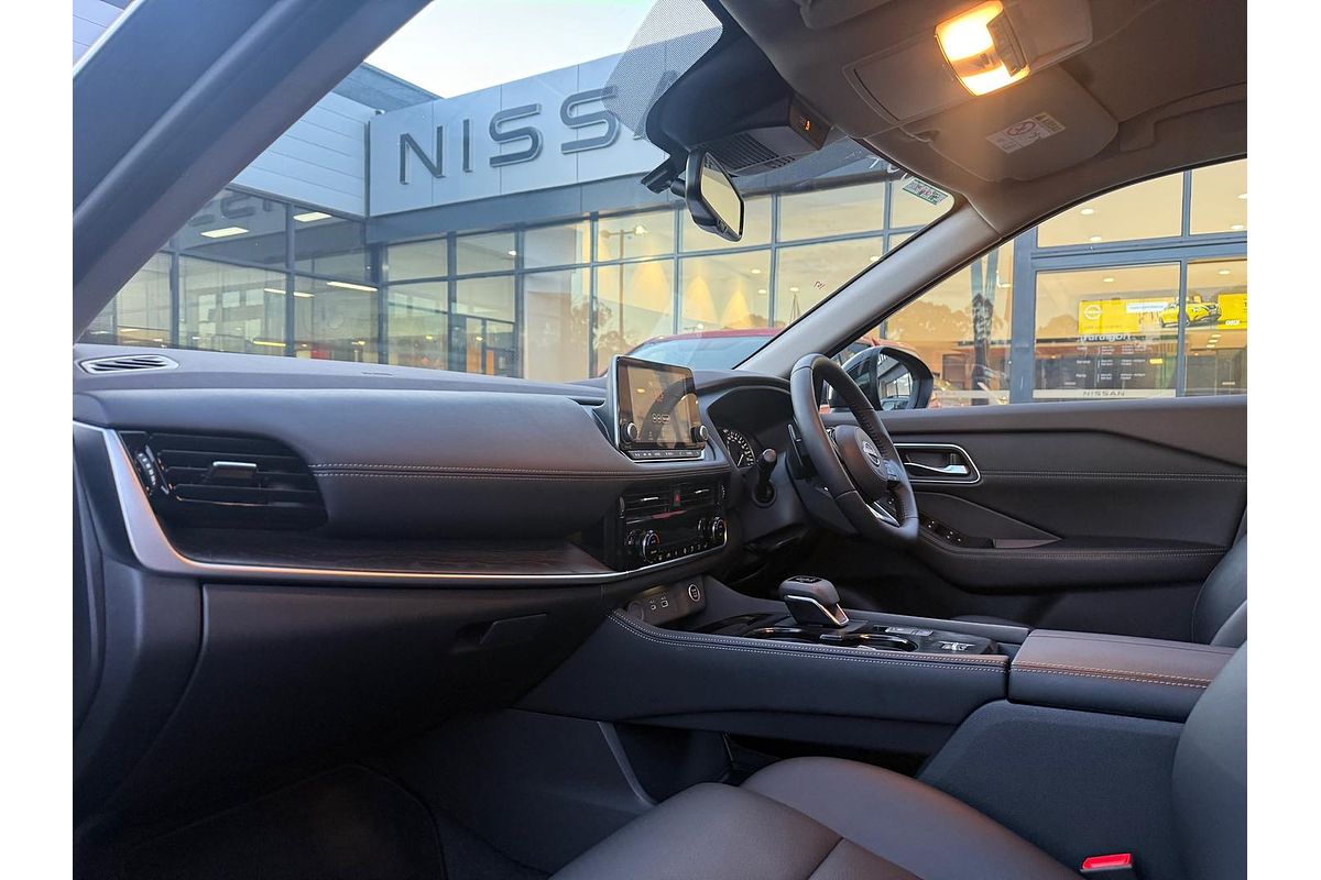 2024 Nissan X-TRAIL ST-L T33