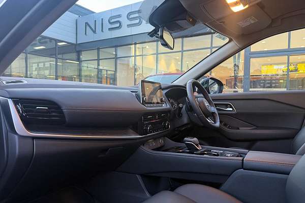 2024 Nissan X-TRAIL ST-L T33