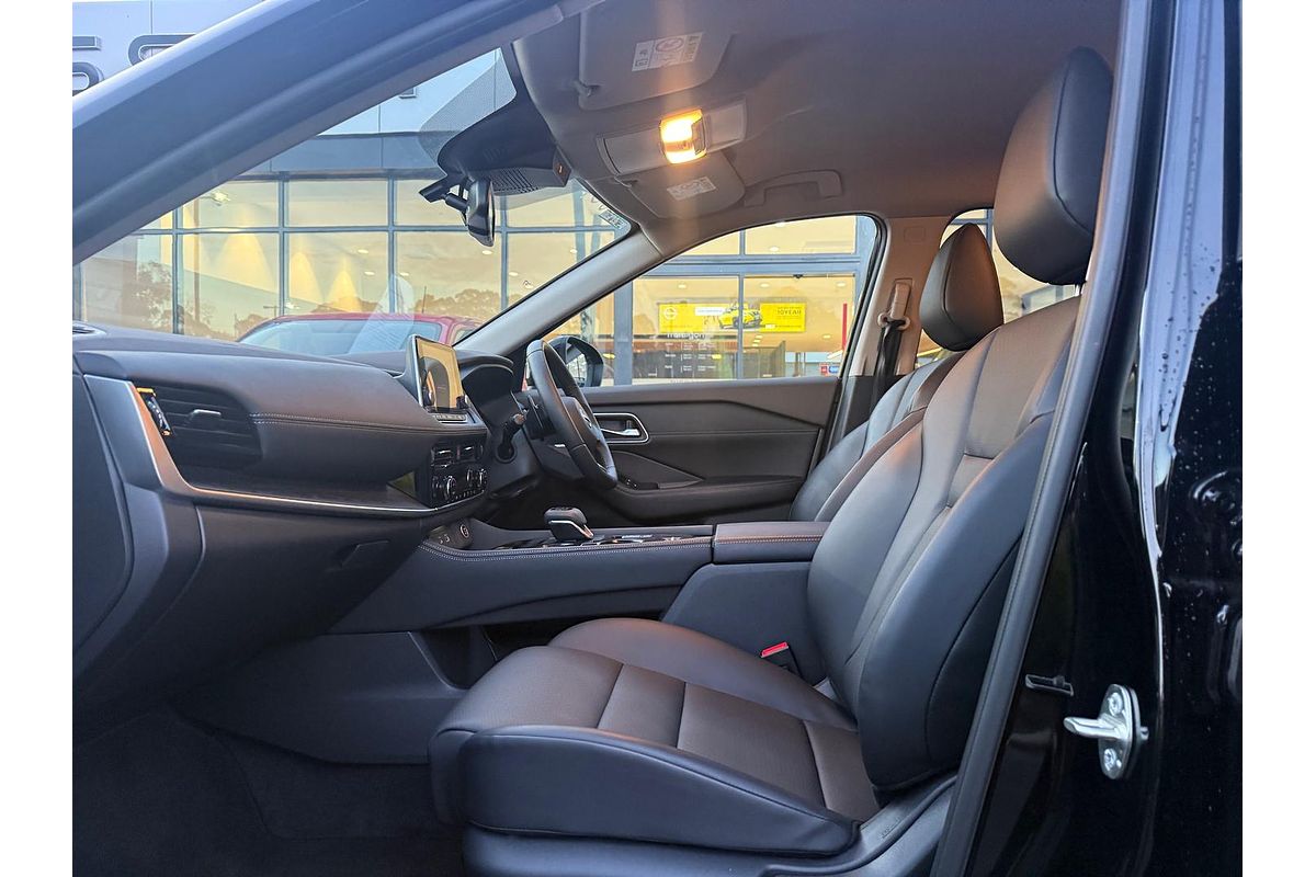 2024 Nissan X-TRAIL ST-L T33