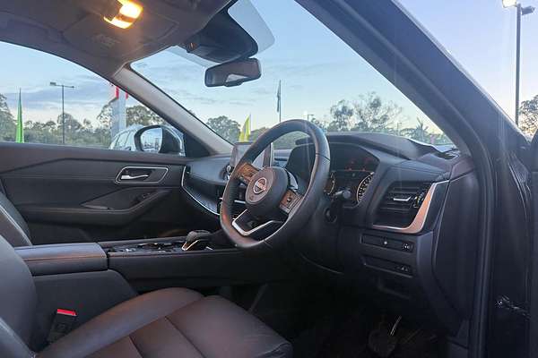 2024 Nissan X-TRAIL ST-L T33