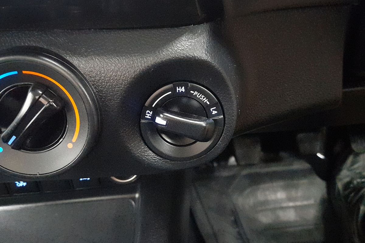 2020 Toyota Hilux SR GUN126R 4X4