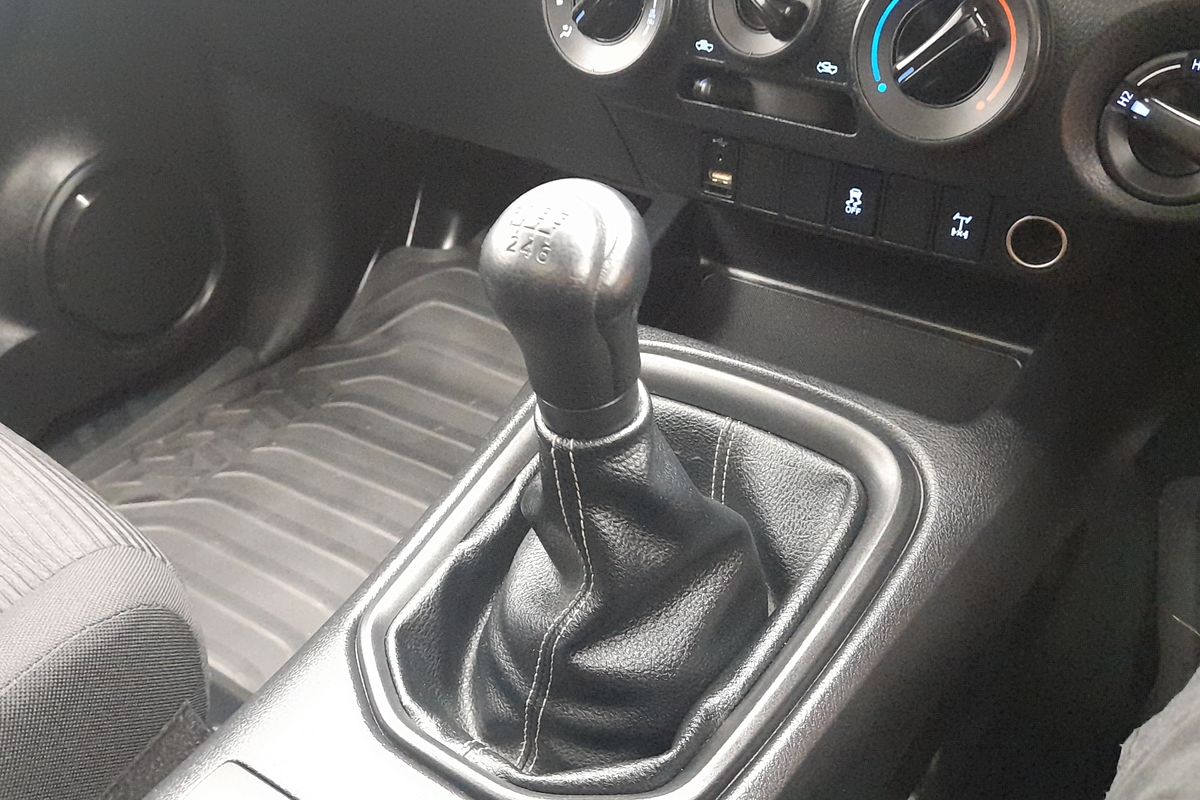 2020 Toyota Hilux SR GUN126R 4X4