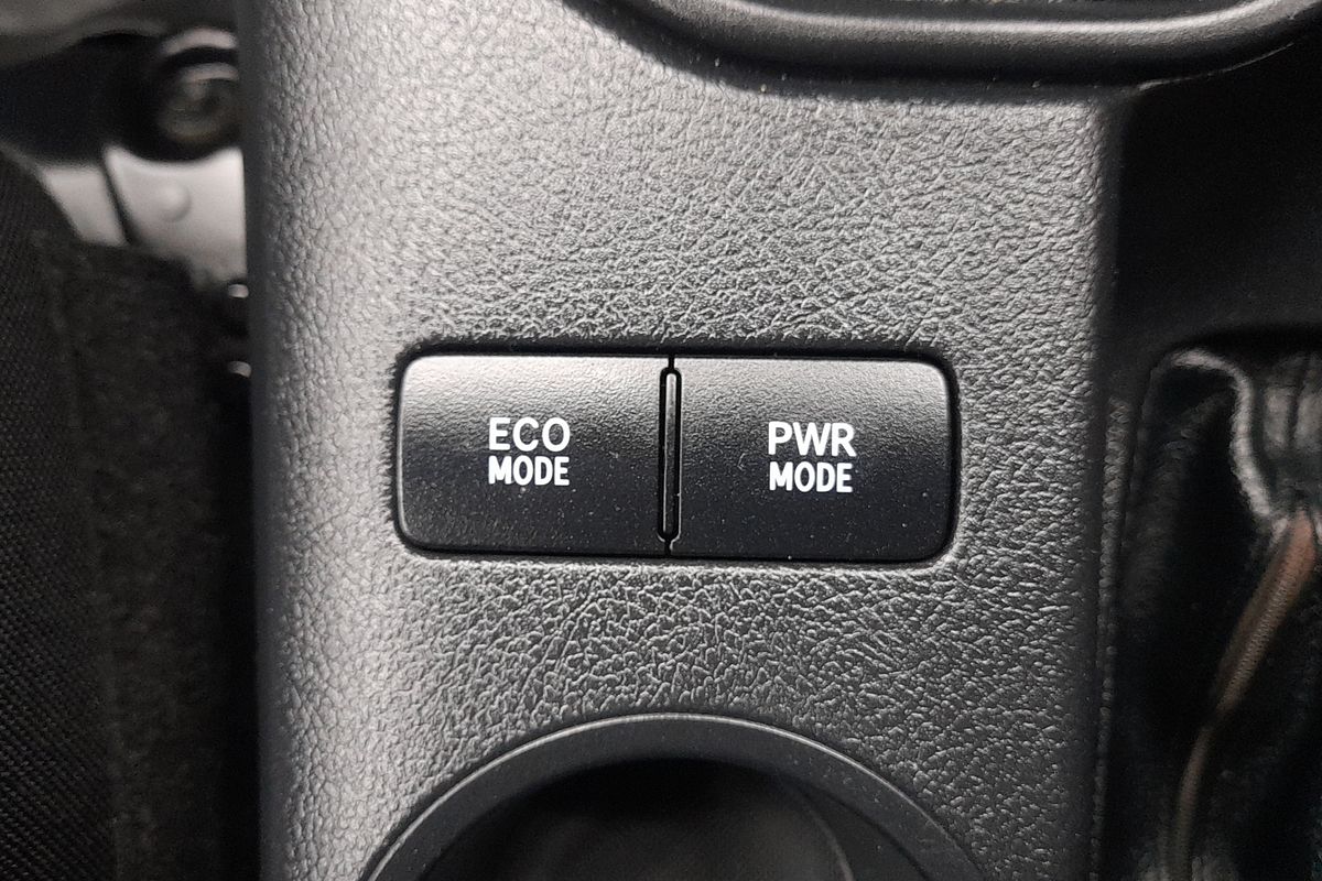 2020 Toyota Hilux SR GUN126R 4X4