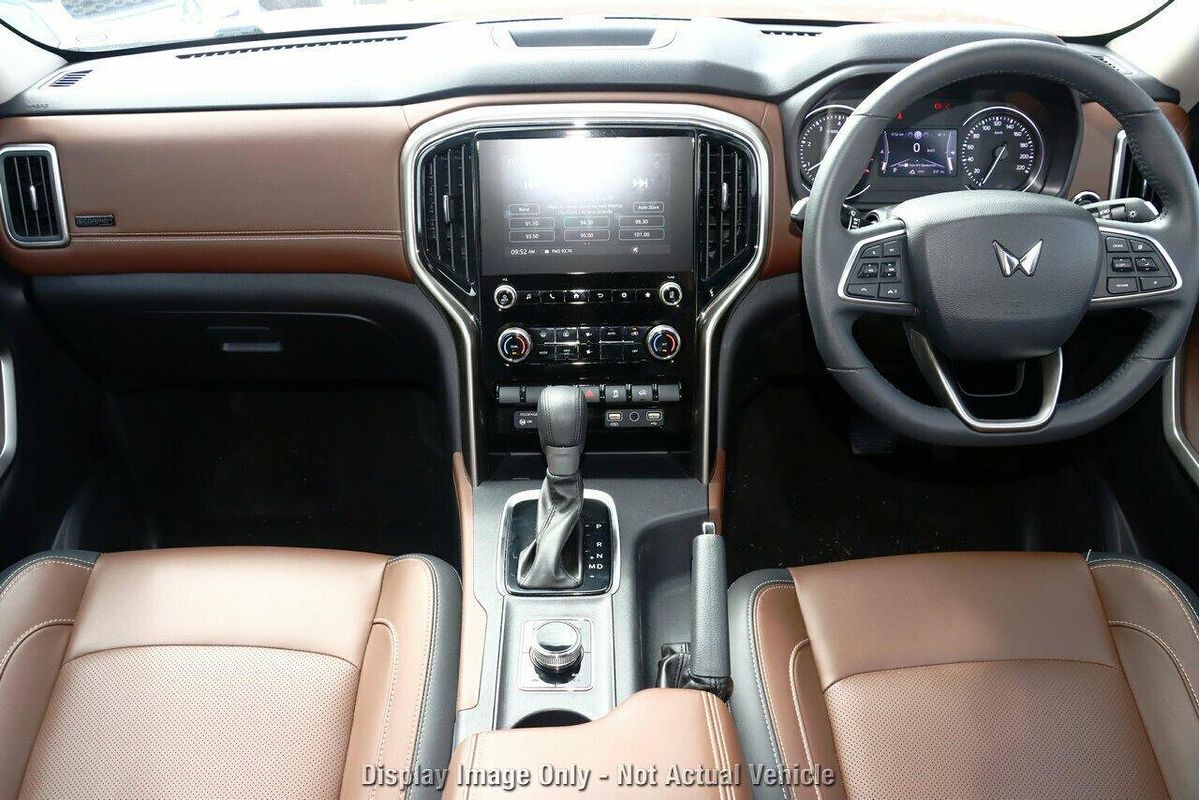 2023 Mahindra Scorpio Z8
