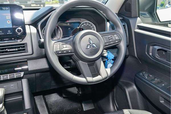 2025 Mitsubishi Triton GLX MV 4X4