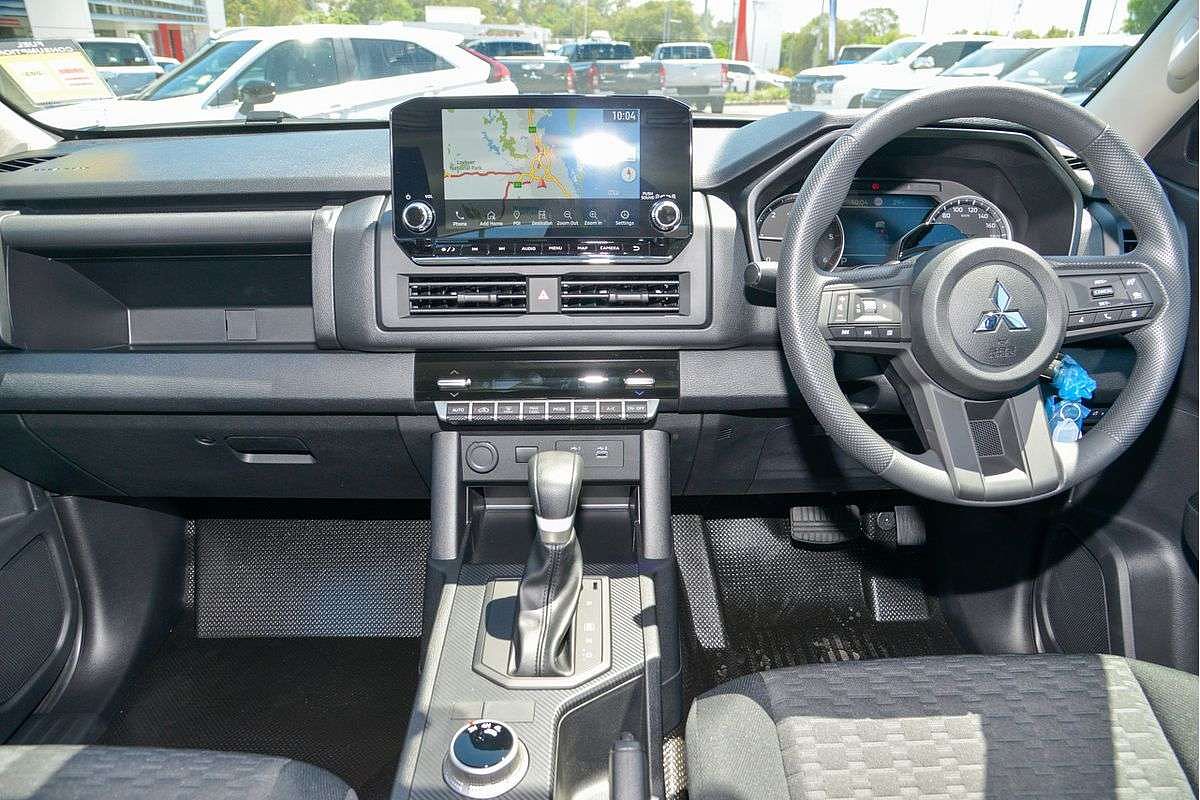 2025 Mitsubishi Triton GLX MV 4X4